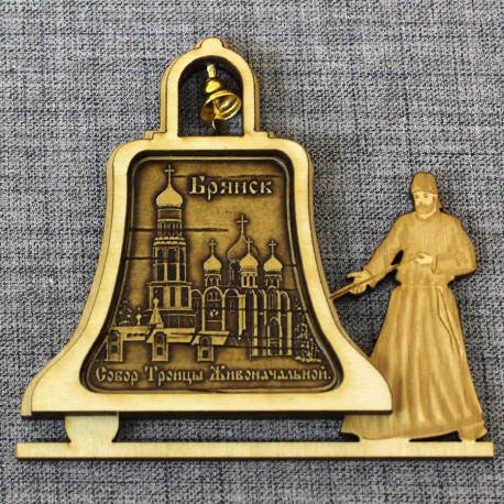 Магнит из бересты монах с колоколом"Собор Троицы Живоначальной