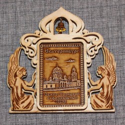Магнит из бересты прямоугольный ангелы с колокольчиком "Свято-Троицкий кафедральный собор"