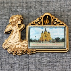 Магнит из смолы прямоугольный ангел с колокольчиком "Собор Александра Невского" Н-Новгород