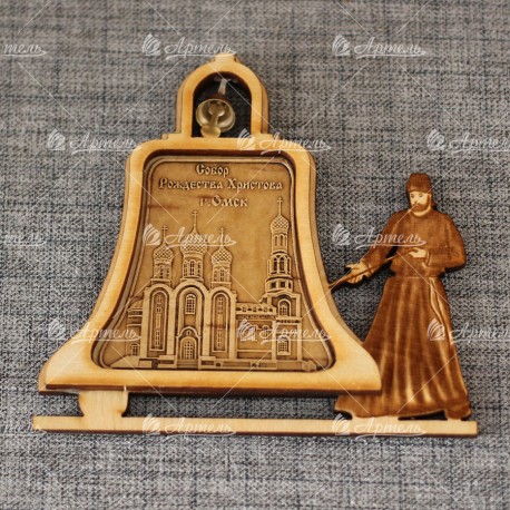 Магнит из бересты монах с колоколом "Собор Рождества Христова"