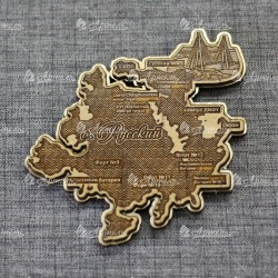Магнит из бересты резной с золотом карта "О. Русский+мост" Владивосток