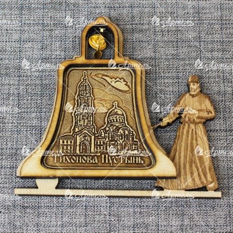 Магнит из бересты монах с колоколом "Калужская Свято-Тихонова Пусты