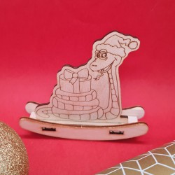 Деревянная качалка символ года 2025 "Змейка в шапочке с подарком"